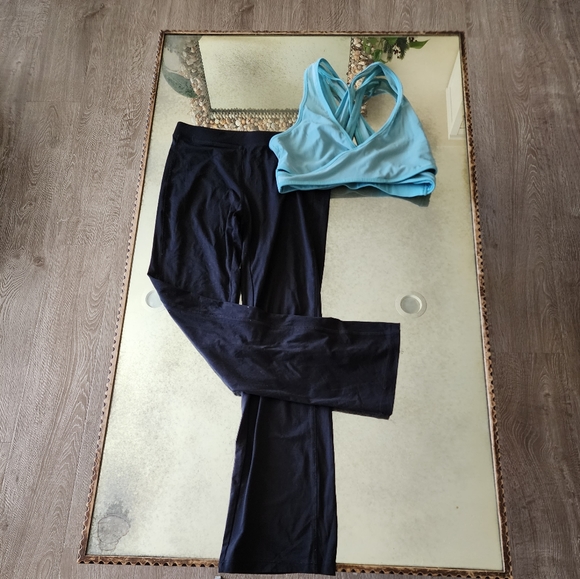 Fabletics sports bra & leggings combo - Picture 1 of 5